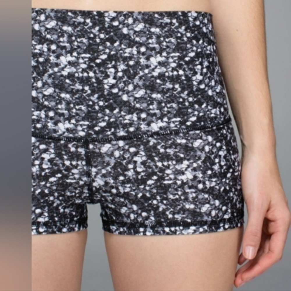 Lululemon Shine Shorts Role Down Shimmy Shimmer Size 8